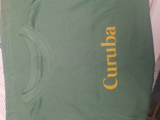Camiseta Curuba sobre verde Salvia